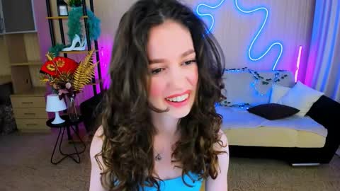 christinaconteeree online show from 09-16-25, 04:19