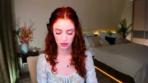 christinaconteeree online show from 10-22-25, 07:35