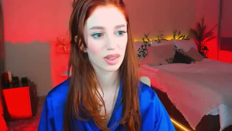 christinaconteeree online show from 11-21-25, 07:56