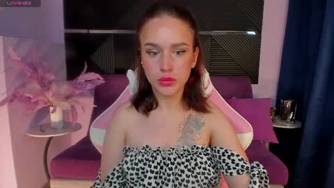 Snapshot of christinamills chatting on 06-11-26, 08:34 Christina online show from 06-11-26, 08:34
