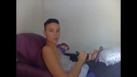 Snapshot of christinasaunters chatting on 02-24-25, 05:31 Christina Saunters online show from 02-24-25, 05:31