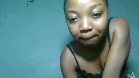 Snapshot of christine985 chatting on 10-23-25, 02:11 christine985 online show from 10-23-25, 02:11