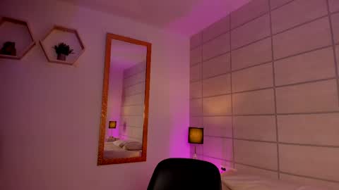 Christine  online show from 04-20-26, 12:19