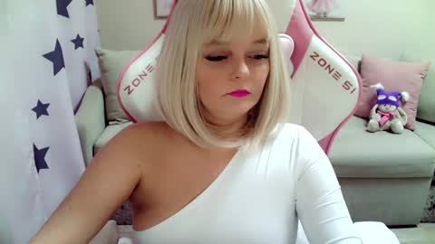 Snapshot of christirose chatting on 12-09-24, 07:28 Christi online show from 12-09-24, 07:28