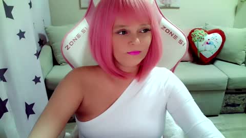 Snapshot of christirose chatting on 02-14-25, 07:38 Christi online show from 02-14-25, 07:38