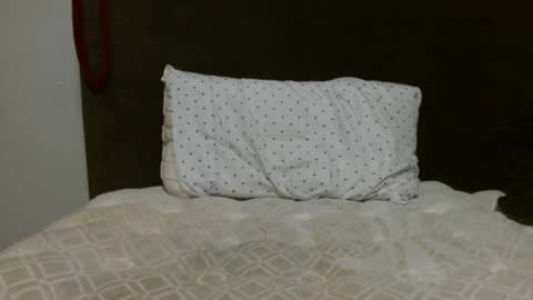 Snapshot of christophe_throbin chatting on 10-06-25, 07:06 christophe_throbin online show from 10-06-25, 07:06