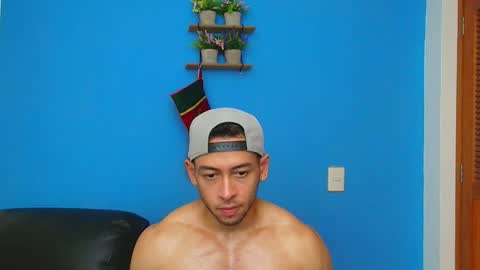 Snapshot of christopher_w chatting on 12-23-24, 02:24 Christopher online show from 12-23-24, 02:24