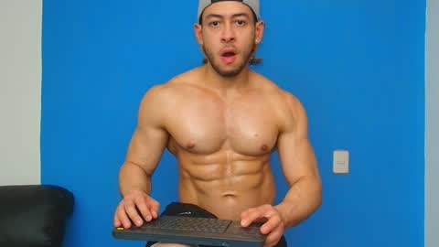 Snapshot of christopher_w chatting on 01-12-25, 02:03 Christopher online show from 01-12-25, 02:03