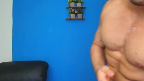 Snapshot of christopher_w chatting on 01-19-25, 12:28 Christopher online show from 01-19-25, 12:28