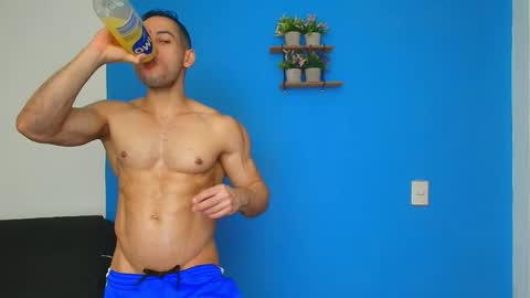 Snapshot of christopher_w chatting on 09-10-25, 11:38 Christopher online show from 09-10-25, 11:38