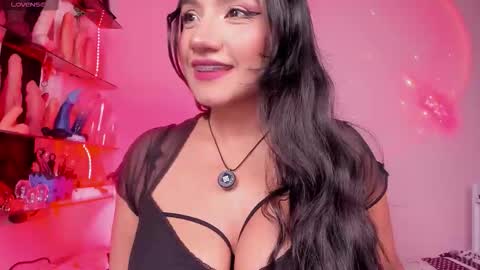 Snapshot of christymilk1 chatting on 10-06-25, 02:09 christy online show from 10-06-25, 02:09