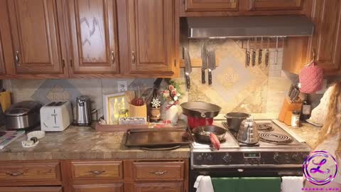 Snapshot of chroniclove chatting on 01-12-25, 11:15 Marley online show from 01-12-25, 11:15