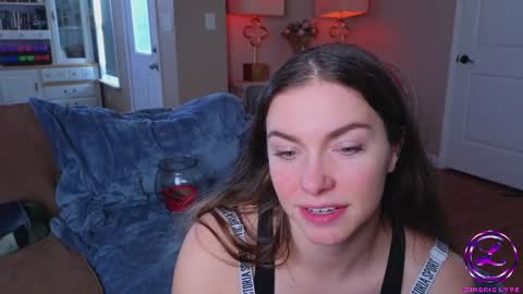 Snapshot of chroniclove chatting on 03-08-25, 08:57 Marley online show from 03-08-25, 08:57