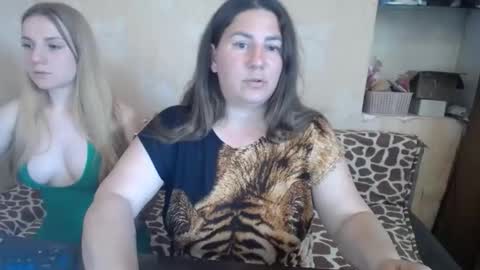Snapshot of chrystalbella chatting on 05-07-26, 08:09 Diana online show from 05-07-26, 08:09