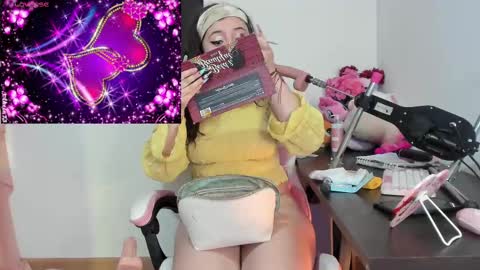 Vanesa online show from 10-21-25, 10:05