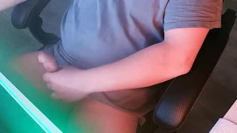 Snapshot of chucky606 chatting on 01-18-25, 05:15 chucky606 online show from 01-18-25, 05:15