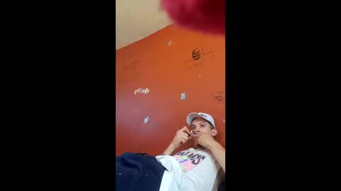 Snapshot of chuky19cm chatting on 05-25-26, 06:36 chuky19cm online show from 05-25-26, 06:36