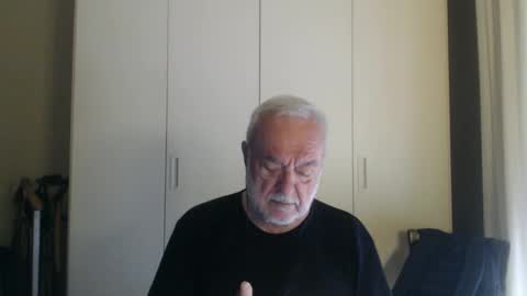 ciaoamoremio4 online show from 10-15-25, 11:54