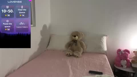 Mia online show from 12-10-24, 02:59