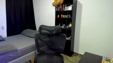 Luna and Sebas  online show from 06-11-26, 02:11