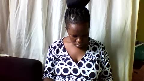Snapshot of cinddy_14 chatting on 06-07-26, 06:28 cinddy 14 online show from 06-07-26, 06:28