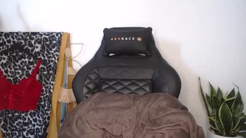 Cinderella online show from 04-23-26, 04:20