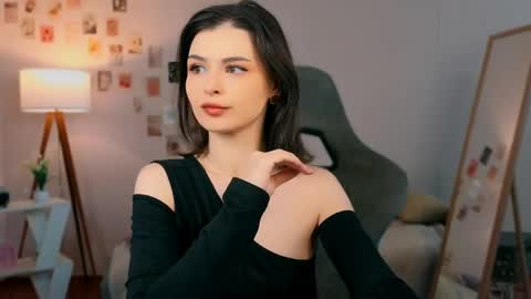 Snapshot of cindyclub_ chatting on 05-18-26, 03:13 Rebbeka online show from 05-18-26, 03:13