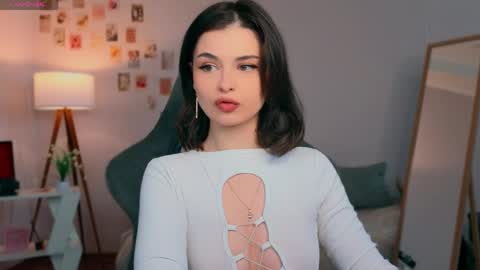 Snapshot of cindyclub_ chatting on 06-03-26, 03:20 Rebbeka online show from 06-03-26, 03:20