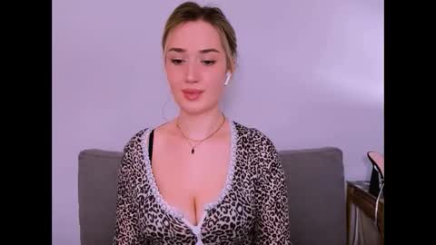 Snapshot of cindyprettywomen chatting on 04-23-26, 05:37 cindyprettywomen online show from 04-23-26, 05:37