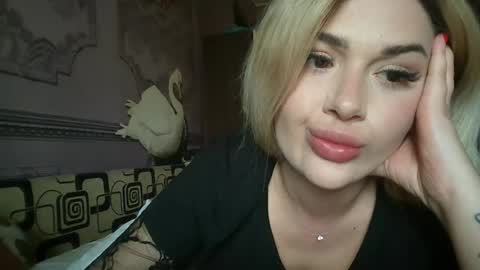 GreenKarina online show from 04-23-26, 10:14