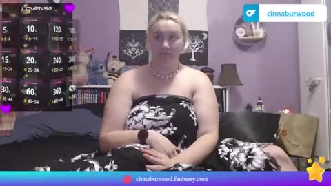 Snapshot of cinnaburwood chatting on 02-14-25, 01:08 Cinna online show from 02-14-25, 01:08