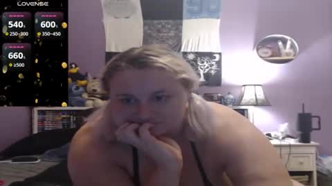 Snapshot of cinnaburwood chatting on 10-04-25, 09:40 Cinna online show from 10-04-25, 09:40