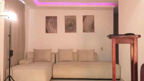 cinnamon__criss online show from 06-08-26, 09:48