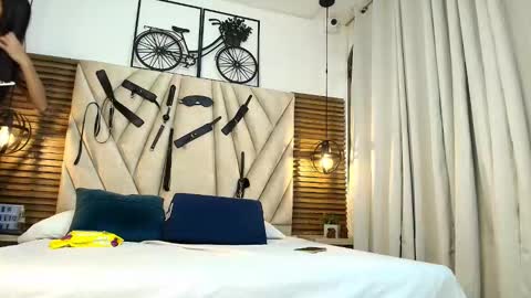 cinthiabaker online show from 11-24-25, 11:54