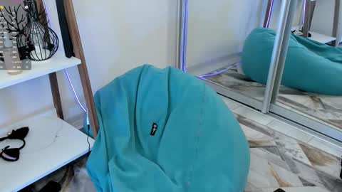 Veronica online show from 03-27-26, 08:26