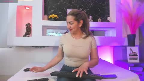 Cinthya  online show from 02-20-26, 12:05