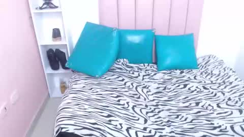 Snapshot of cintia_moretti chatting on 11-30-25, 11:25 cintia_moretti online show from 11-30-25, 11:25