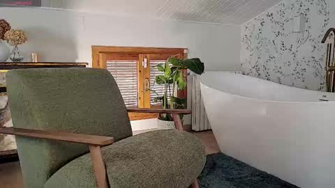 Shara online show from 11-19-25, 10:04