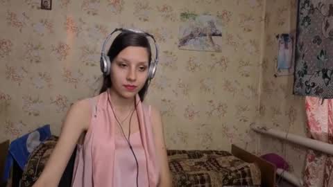 Snapshot of cirabonnet chatting on 10-29-25, 10:17 Lisa Salivan online show from 10-29-25, 10:17