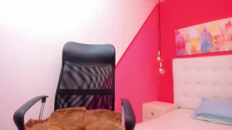 Snapshot of claire_aristizabal chatting on 01-31-25, 03:52 claire aristizabal online show from 01-31-25, 03:52