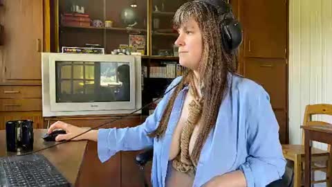 Claire Moulin online show from 07-01-26, 12:29