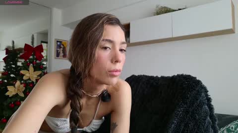 clairevarhol online show from 11-16-25, 12:44