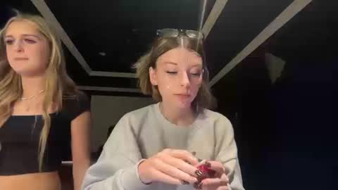 clairewalkerr online show from 10-16-25, 12:44