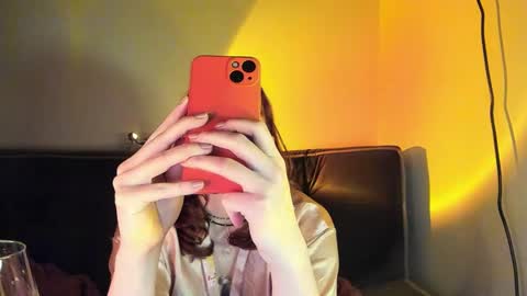 Snapshot of clancyosbourne chatting on 12-18-24, 10:02 Clancy online show from 12-18-24, 10:02