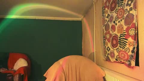 Snapshot of clancyosbourne chatting on 02-11-25, 12:17 Clancy online show from 02-11-25, 12:17