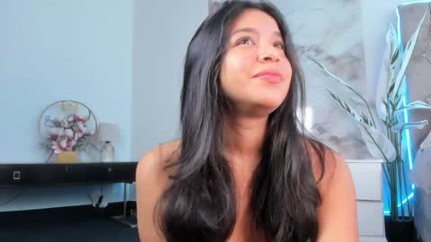 Snapshot of clara4w chatting on 05-20-26, 12:11 Clara4w online show from 05-20-26, 12:11