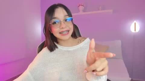 Snapshot of clara_lu chatting on 06-13-26, 08:18 C L A R A online show from 06-13-26, 08:18