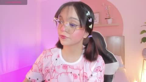 Snapshot of clara_lu chatting on 06-23-26, 04:54 C L A R A online show from 06-23-26, 04:54