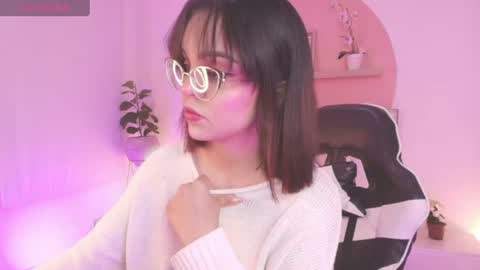 Snapshot of clara_lu chatting on 07-17-26, 02:51 C L A R A online show from 07-17-26, 02:51