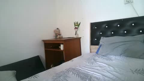 claralafontaine online show from 04-17-26, 08:28